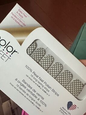 Incoco Black Scallop Nail Strips on White